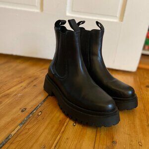 Thursday Boots Legend Platform Boot Size 7